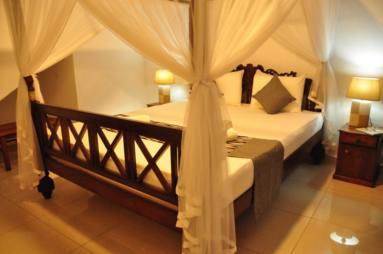 El Corazon De Hikkaduwa Bed & Breakfast Exterior photo